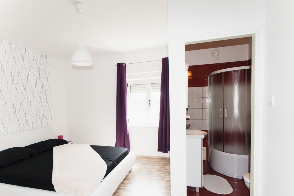 Apartments Toka Petrcane Rom bilde