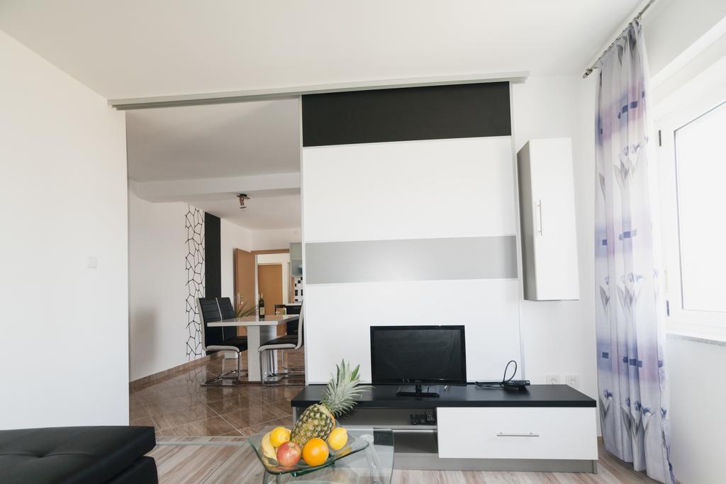 Apartments Toka Petrcane Rom bilde