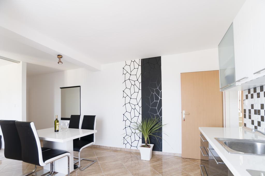 Apartments Toka Petrcane Rom bilde