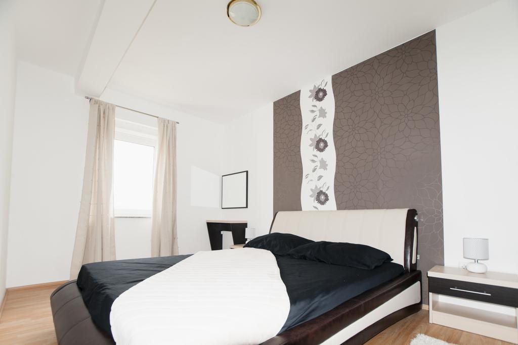 Apartments Toka Petrcane Rom bilde