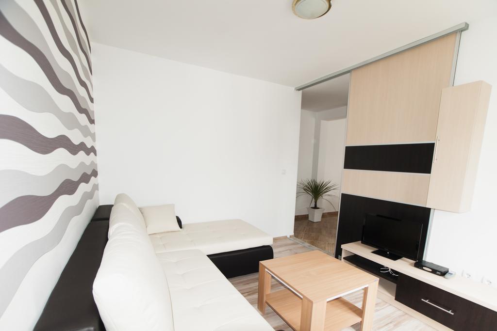 Apartments Toka Petrcane Rom bilde