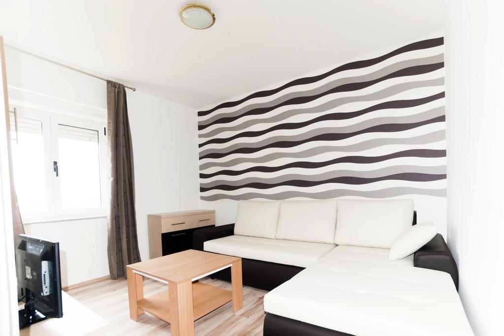 Apartments Toka Petrcane Rom bilde