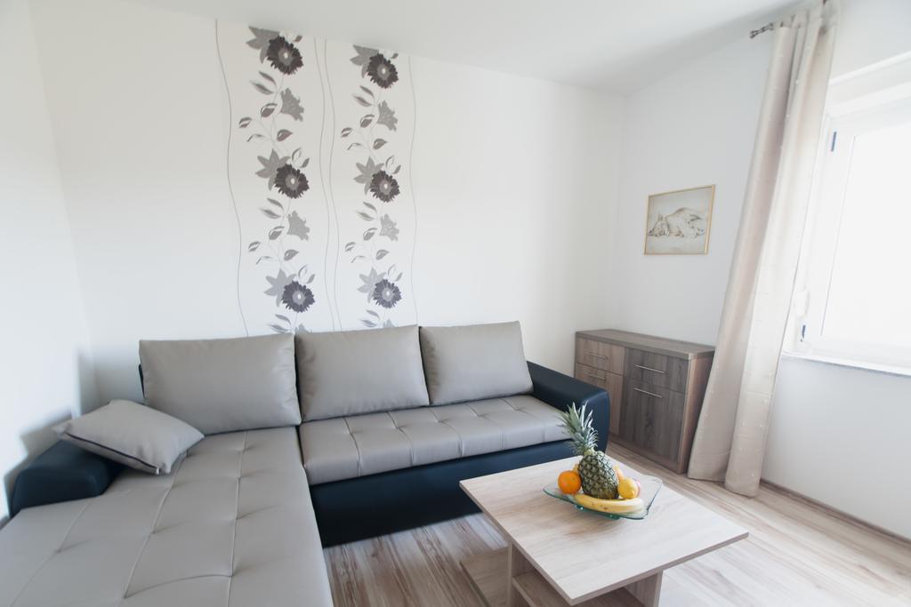 Apartments Toka Petrcane Rom bilde