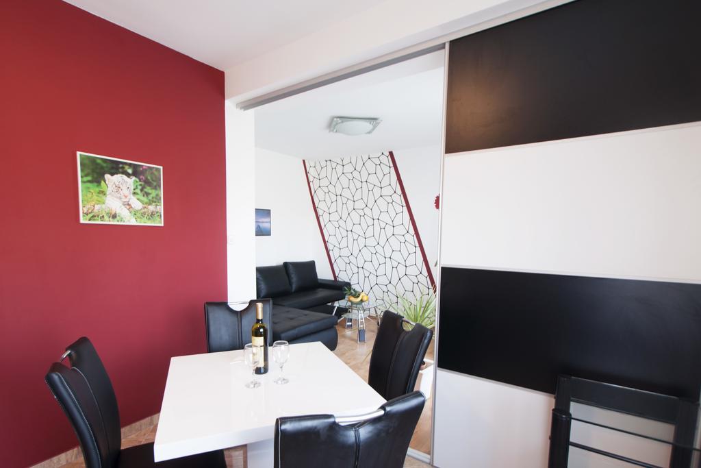 Apartments Toka Petrcane Rom bilde